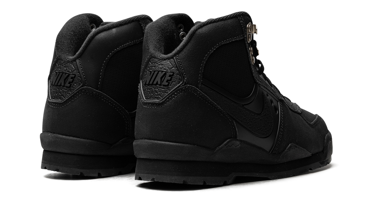 Nike Baltoro Black Metallic Gold