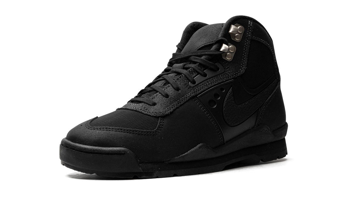 Nike Baltoro Black Metallic Gold