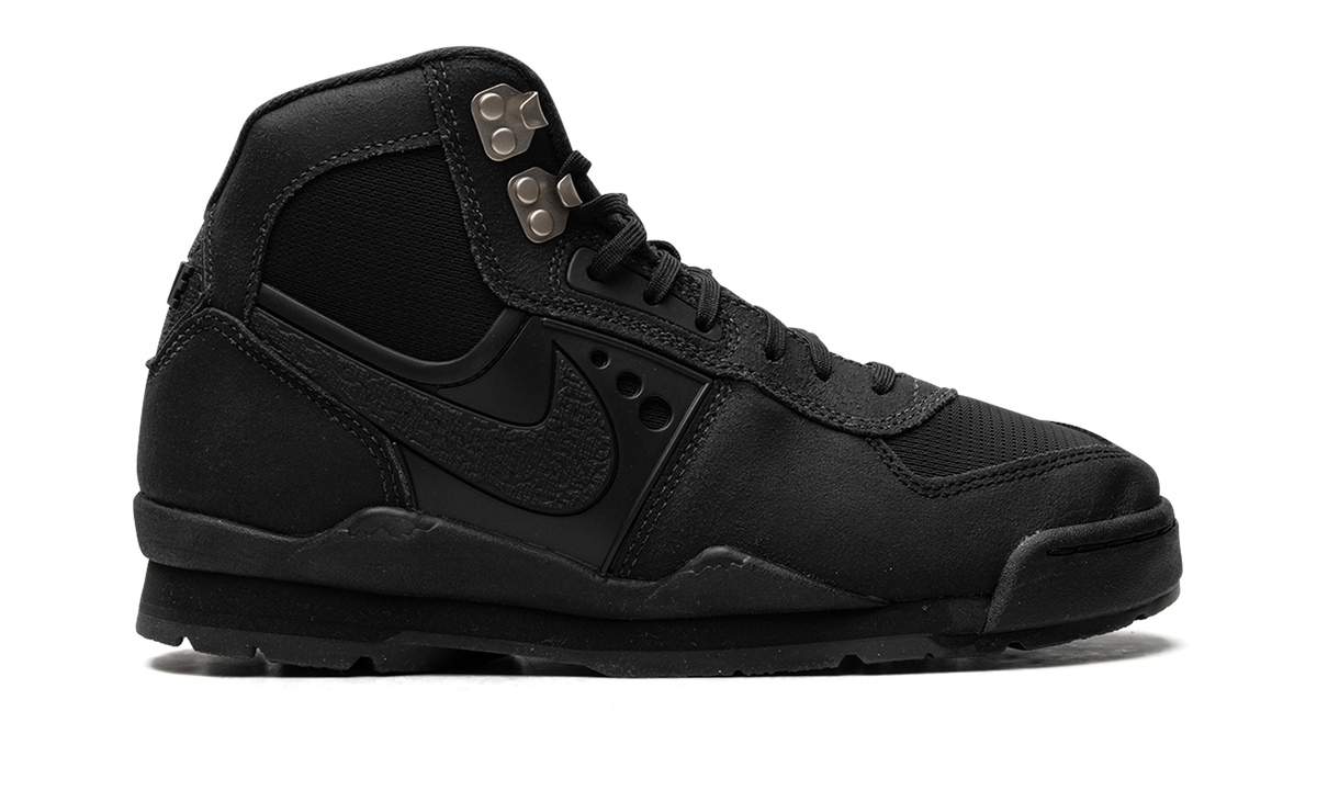 Nike Baltoro Black Metallic Gold