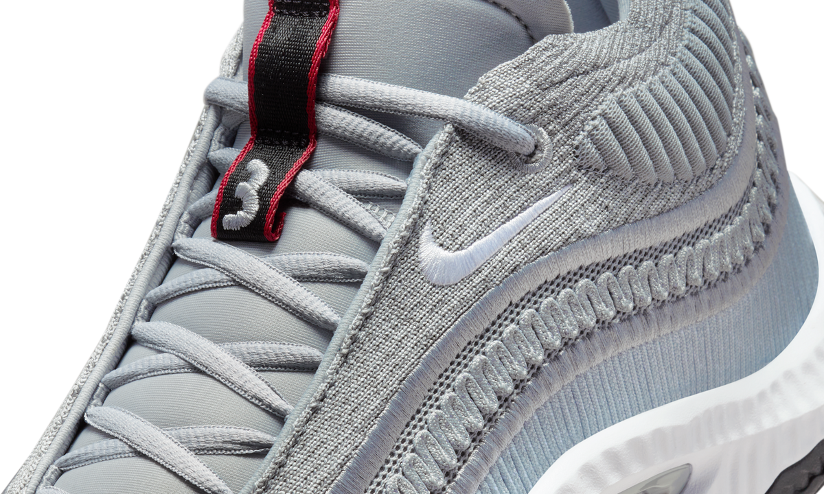 Nike Cosmic Unity 3 Silver Bullet