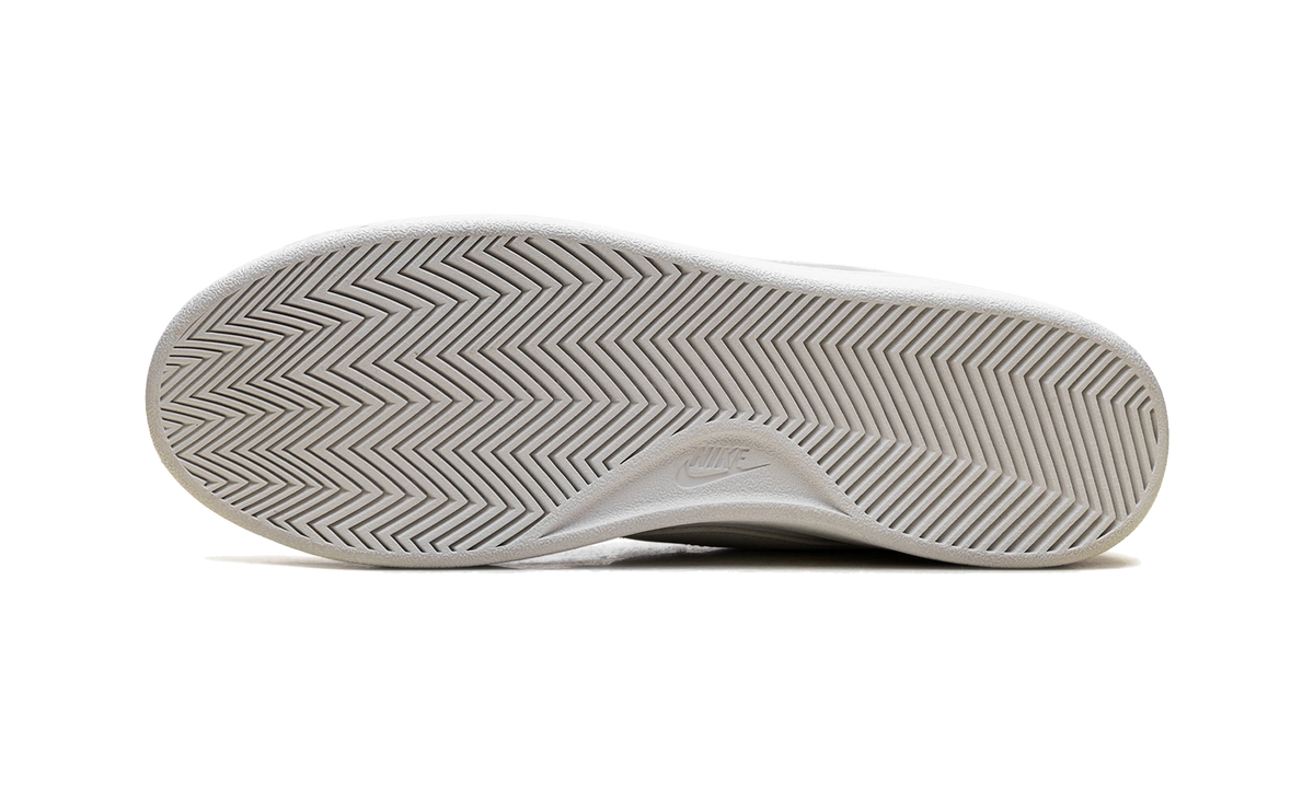 Nike Court Royale 2 Mid Triple White
