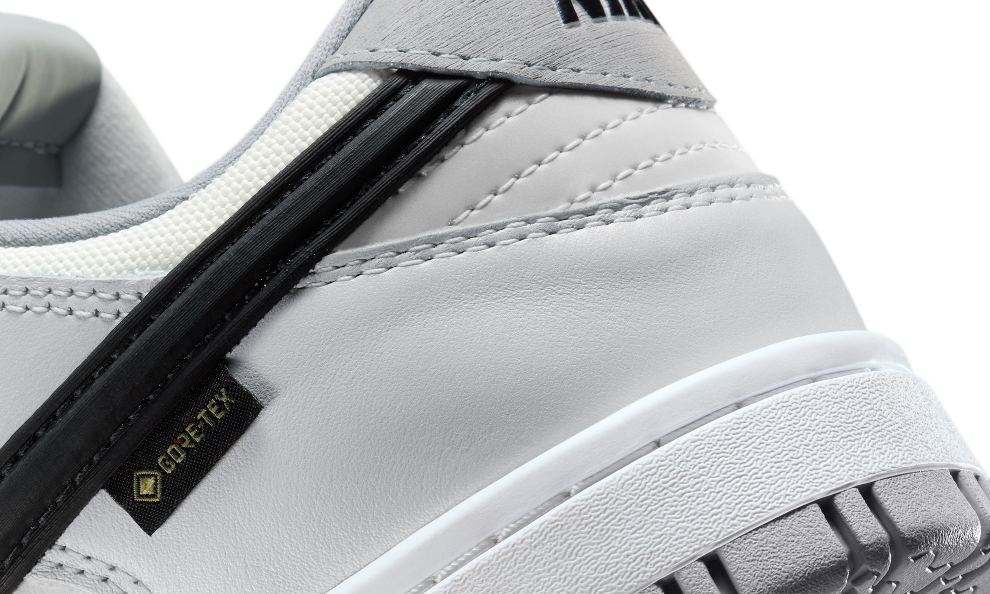 Nike Dunk Low Gore-Tex Summit White Light Smoke Grey