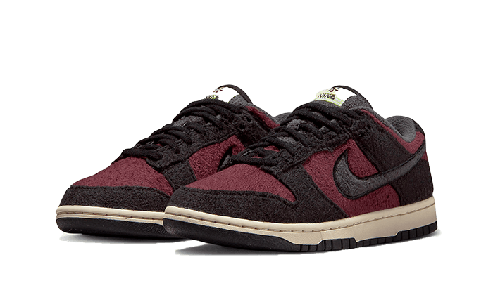 Nike Dunk Low SE Fleece Pack Burgundy Crush, Burgundy Crush/Black/White/Dark Smoke Gray (DQ7579-600)