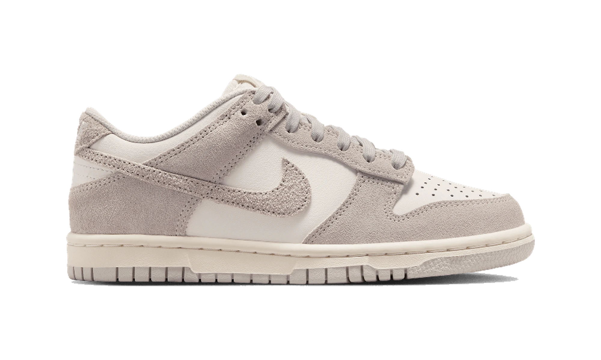 Nike Dunk Low SE Suede Beige