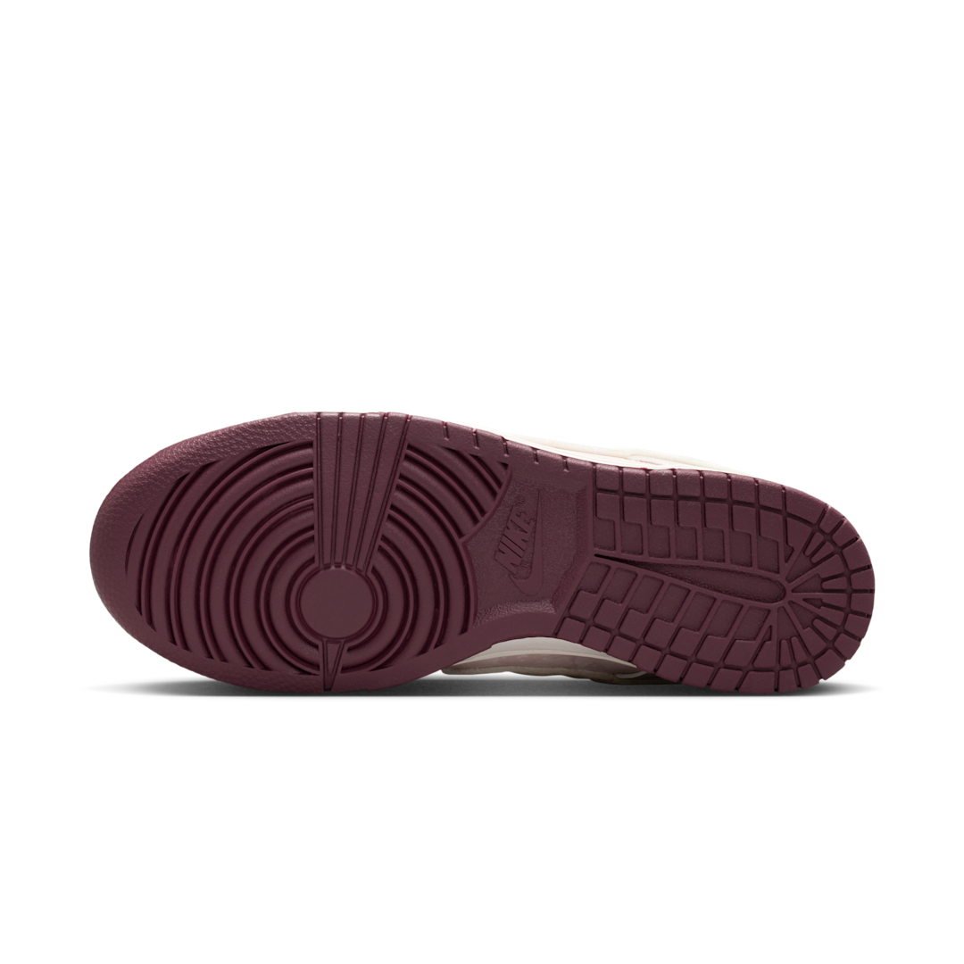 Nike Dunk Low Valentine's Day (2026) - Sneak