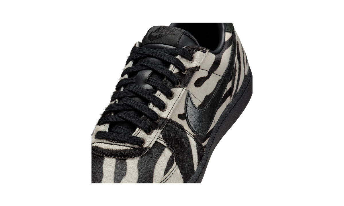 Nike Field General PRM Zebra