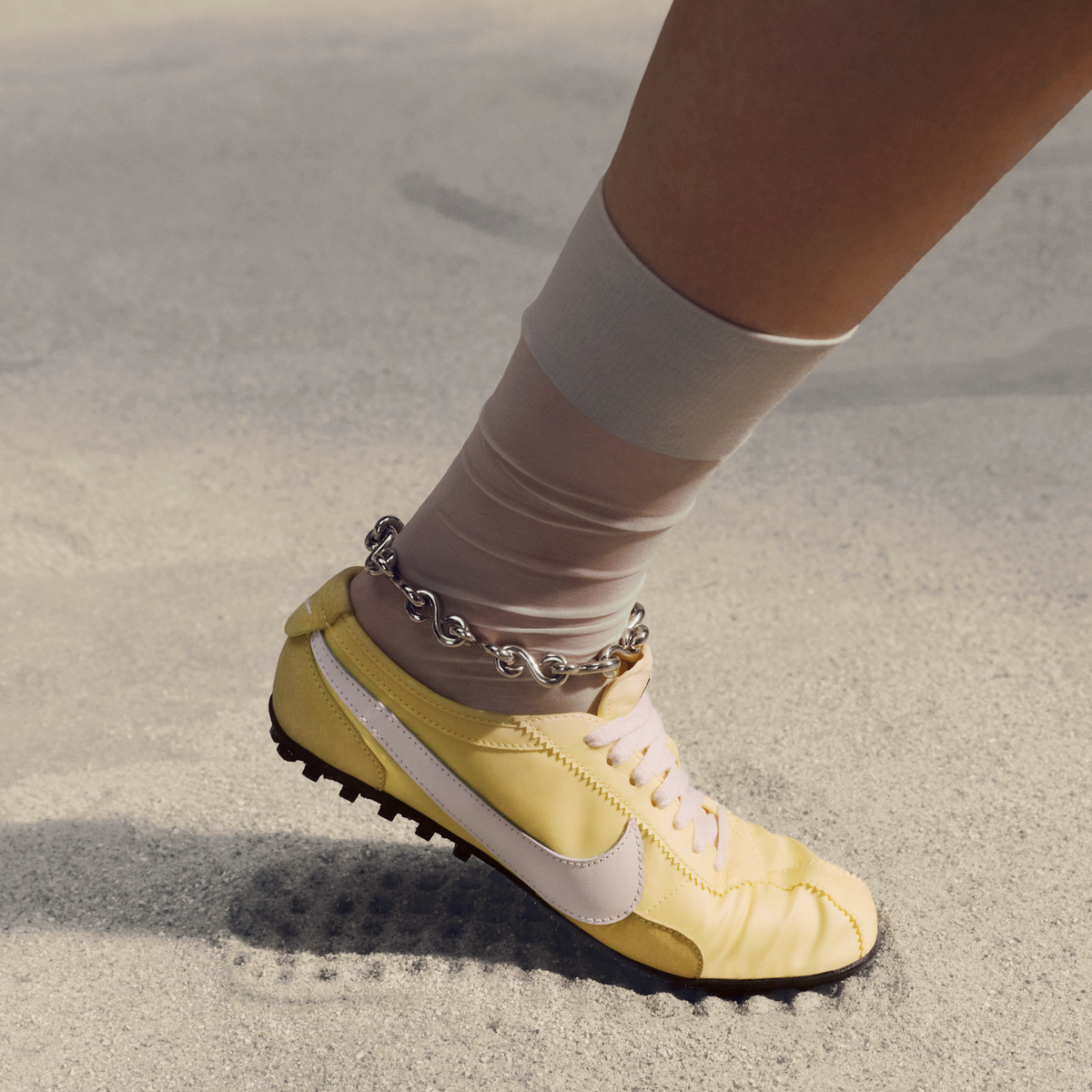 Nike Moon Shoe OG Soft Yellow Black Soft Pearl