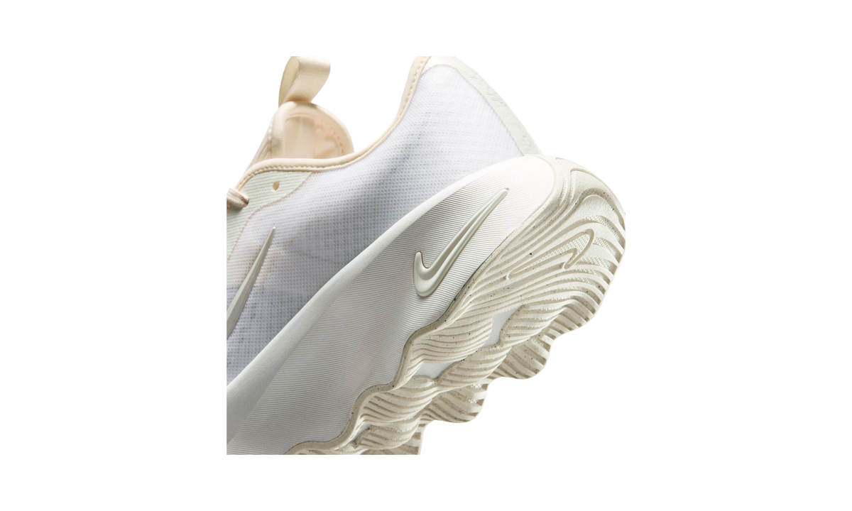 Nike Motiva 2 White Chalk Sail