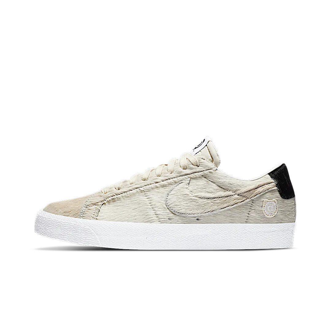 Nike SB Blazer Low Medicom Toy (2020), Light Cream/Black-Light Cream (CZ4620-200)