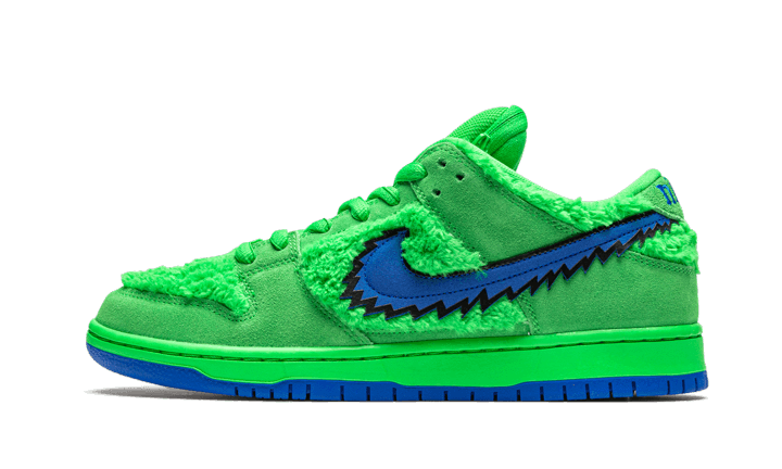 Nike SB Dunk Low Grateful Dead Bears Green, Green Spark/Soar (CJ5378-300)