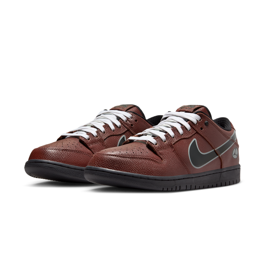 Nike SB Dunk Low Limosine Skateboards