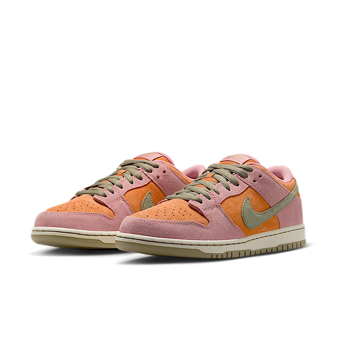 Nike SB Dunk Low Red Stardust