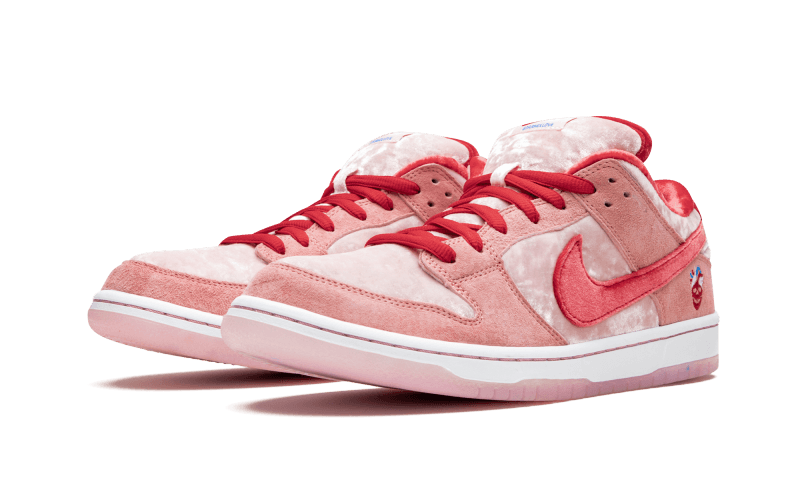 Nike SB Dunk Low StrangeLove Skateboards