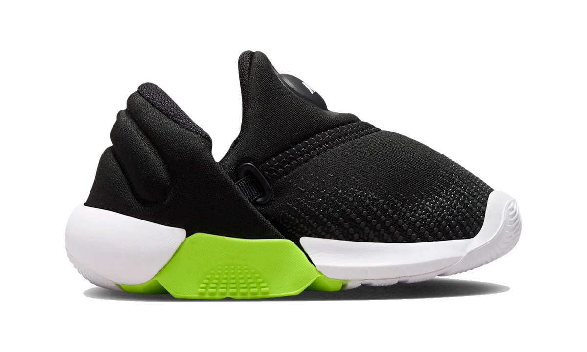 Nike Swoosh Go TD Black Volt