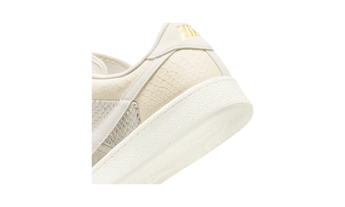 Nike Tennis Classic CS PRM WTCH BND Pale Ivory