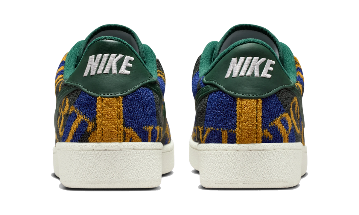 Nike Tennis Classic Premium Fir White Sail