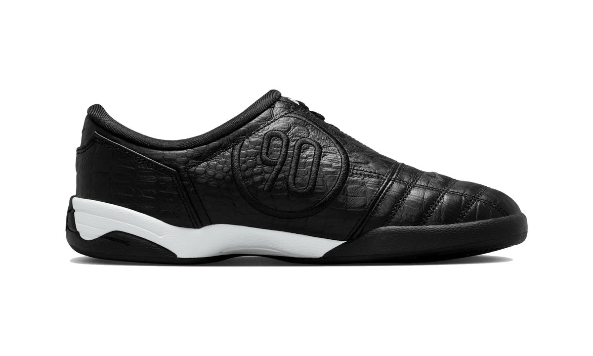 Nike Total 90 Black White