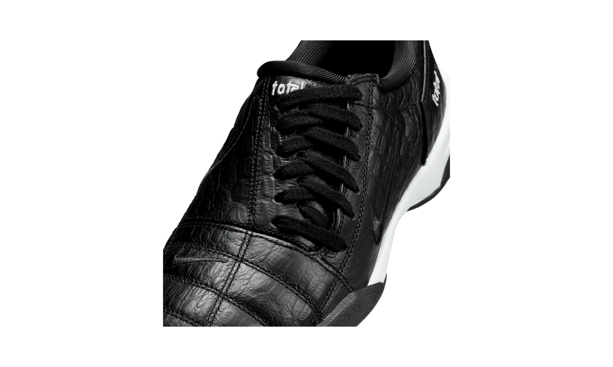 Nike Total 90 Black White