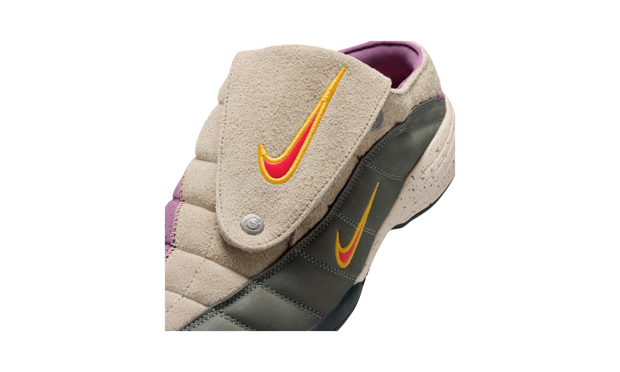 Nike Total 90 Mule Kids of Immigrants Khaki