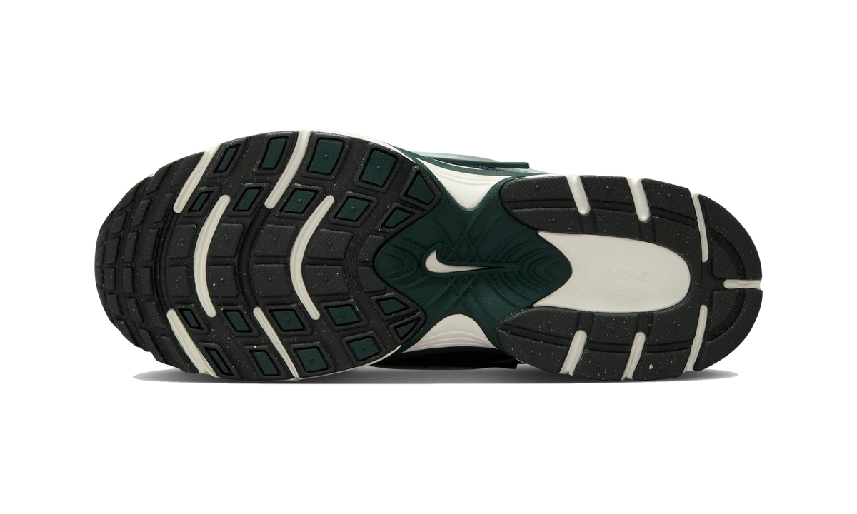 Nike V5 RNR Seaweed Metallic Silver