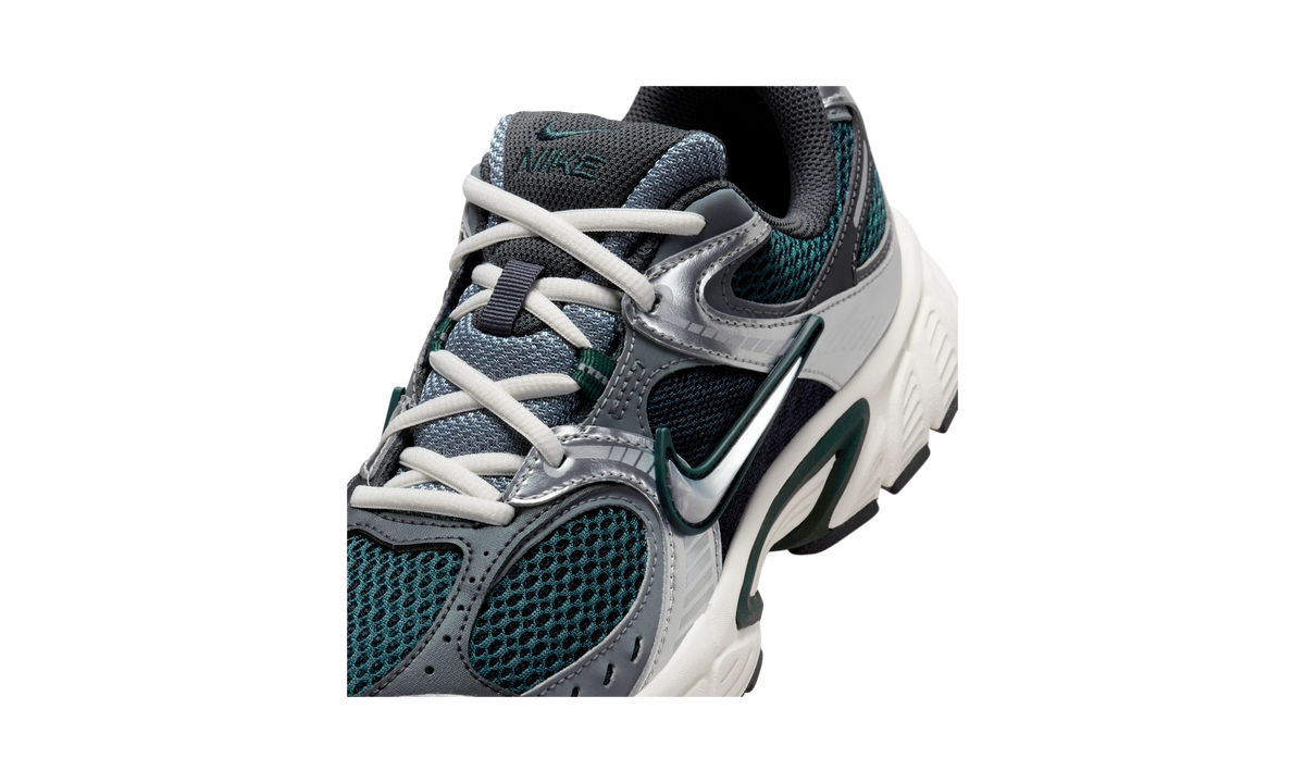 Nike V5 RNR Seaweed Metallic Silver