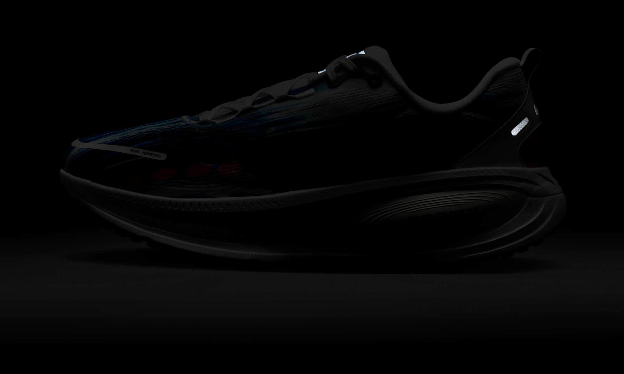 Nike Vomero 18 SE Light Trails Pack