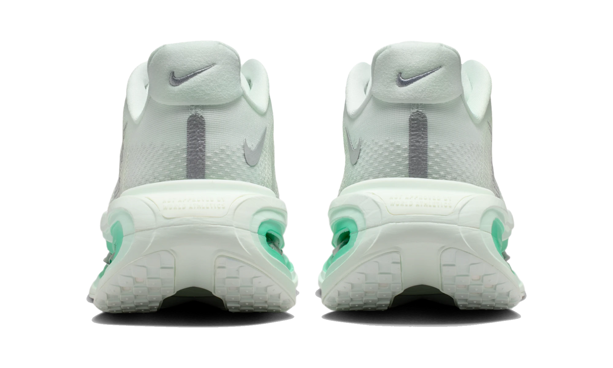 Nike Vomero Premium Barely Green
