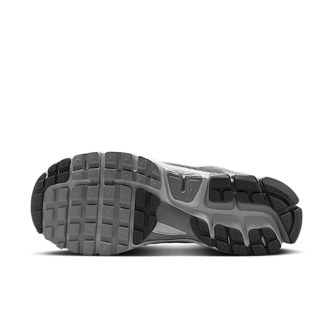 Nike Zoom Vomero 5 Cool Grey, Wolf Grey/White/Metallic Silver/Cool Grey/Metallic Platinum/Wolf Grey (FJ4151-003)