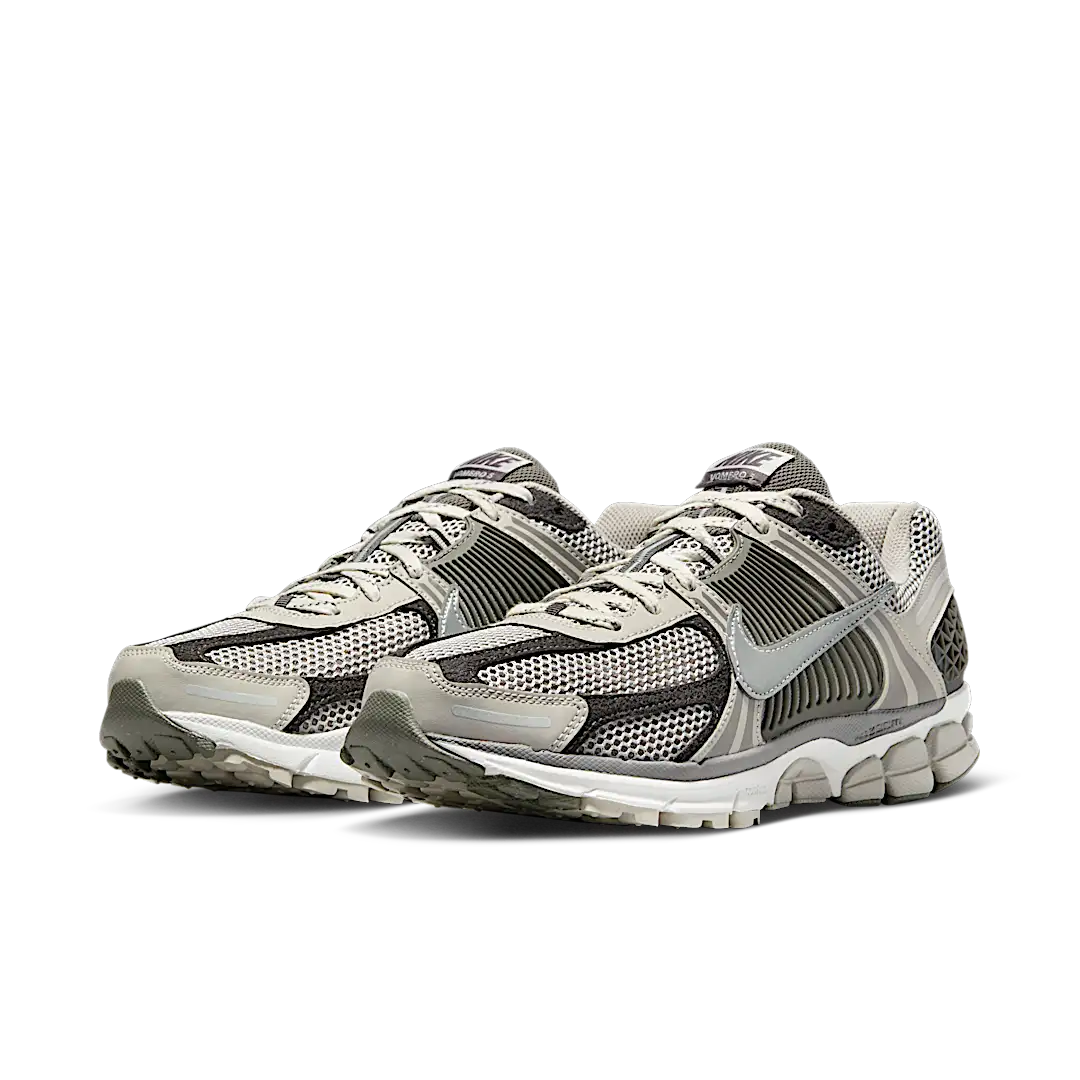 Nike Zoom Vomero 5 Iron Ore Flat Pewter, Light Iron Ore/Metallic Silver-Photon Dust-Flat Pewter-Summit White (FD0791-012)