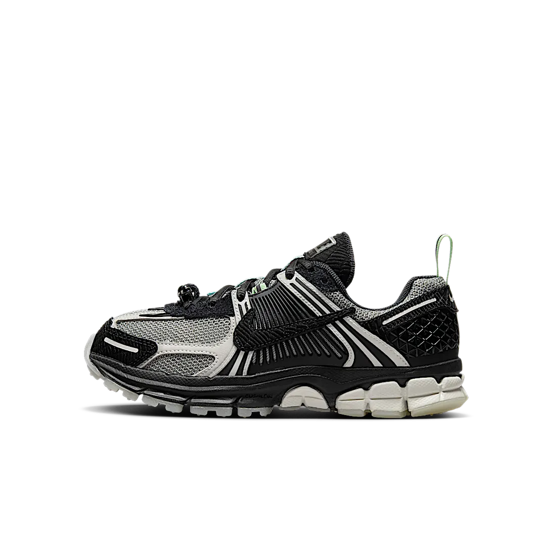 Nike Zoom Vomero 5 Spider, Photon Dust/Black/Vapor Green/Black (HQ3477-001)