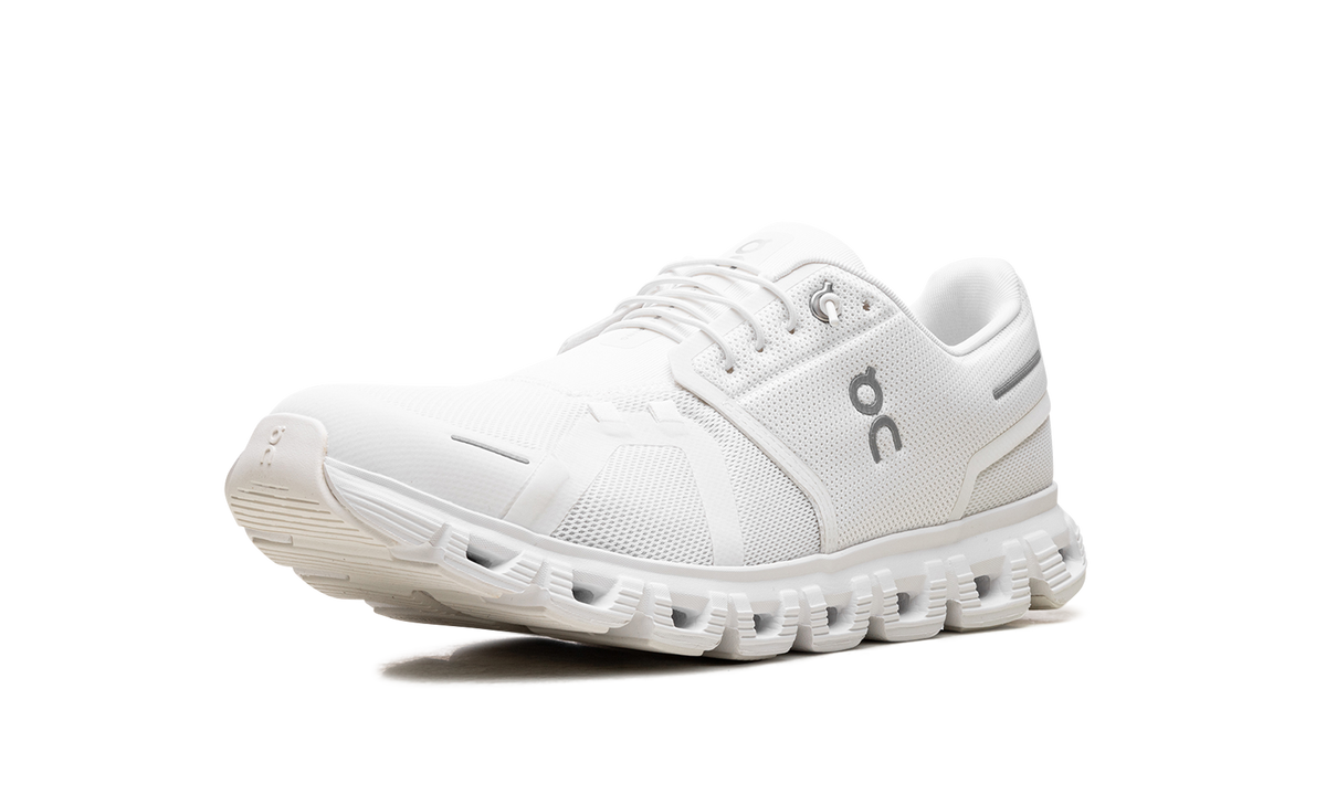 On Running Cloud 6 All White