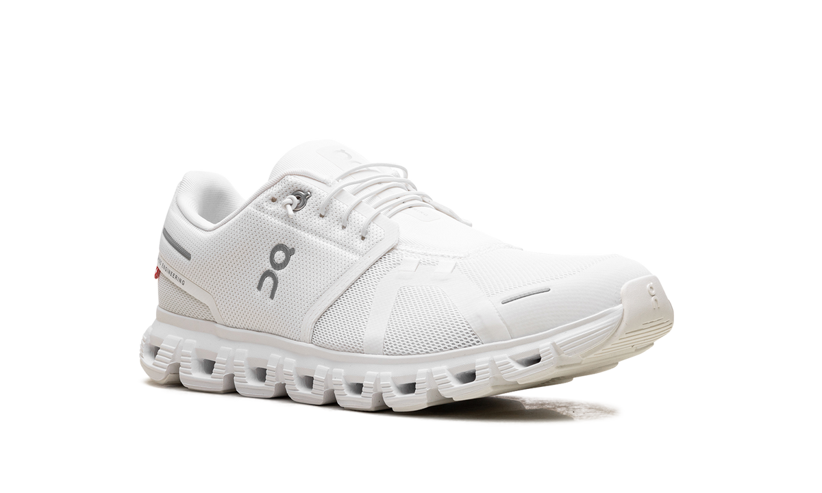 On Running Cloud 6 All White