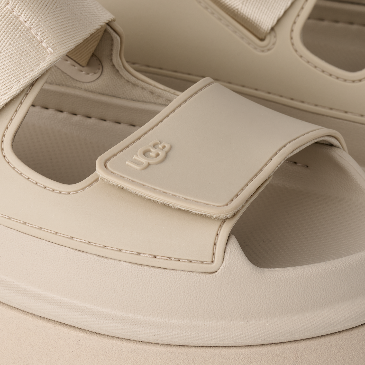UGG GoldenGlow Sandal Sea Salt, Sea Salt (1152685-SSAL)