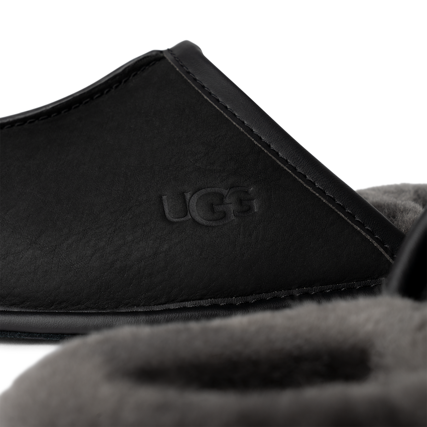 UGG Scuff Leather Slipper Black, Black (1108192-BLK)