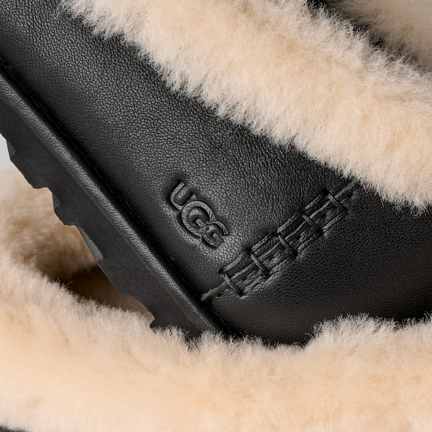 UGG Zora Leather Ballet Flat Black, Black (1178450-BLK)