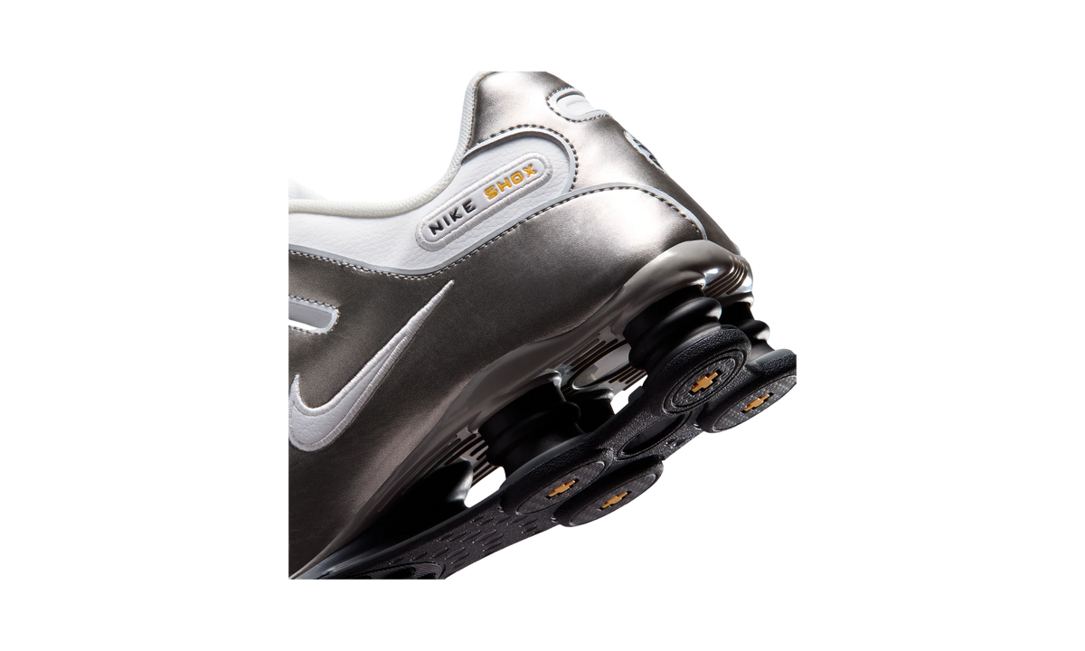 Nike Shox NZ Summit White/Metallic Pewter/University Gold/Summit White