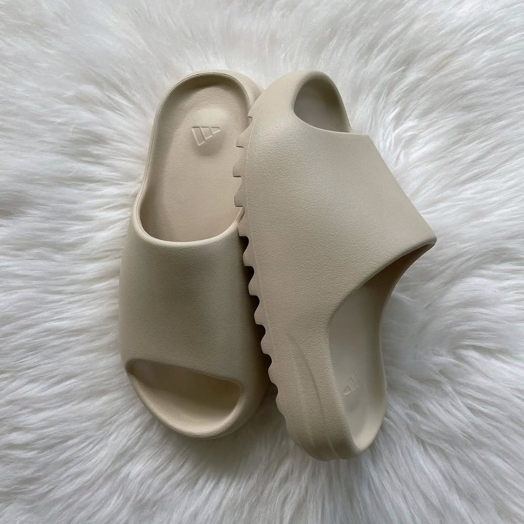 Adidas Yeezy Slide Bone (2022/2023 Restock)