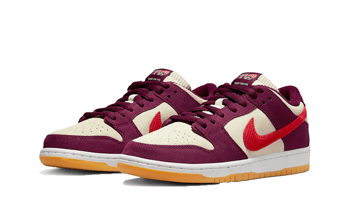 Nike SB Dunk Low Skate Like a Girl, Summit White/Barely Rose/University Red/Coconut Milk/Black (DX4589-600)